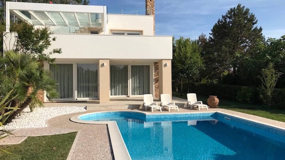 Rosolina Villa | Beautiful Modern Villa in Albarella by Beahost