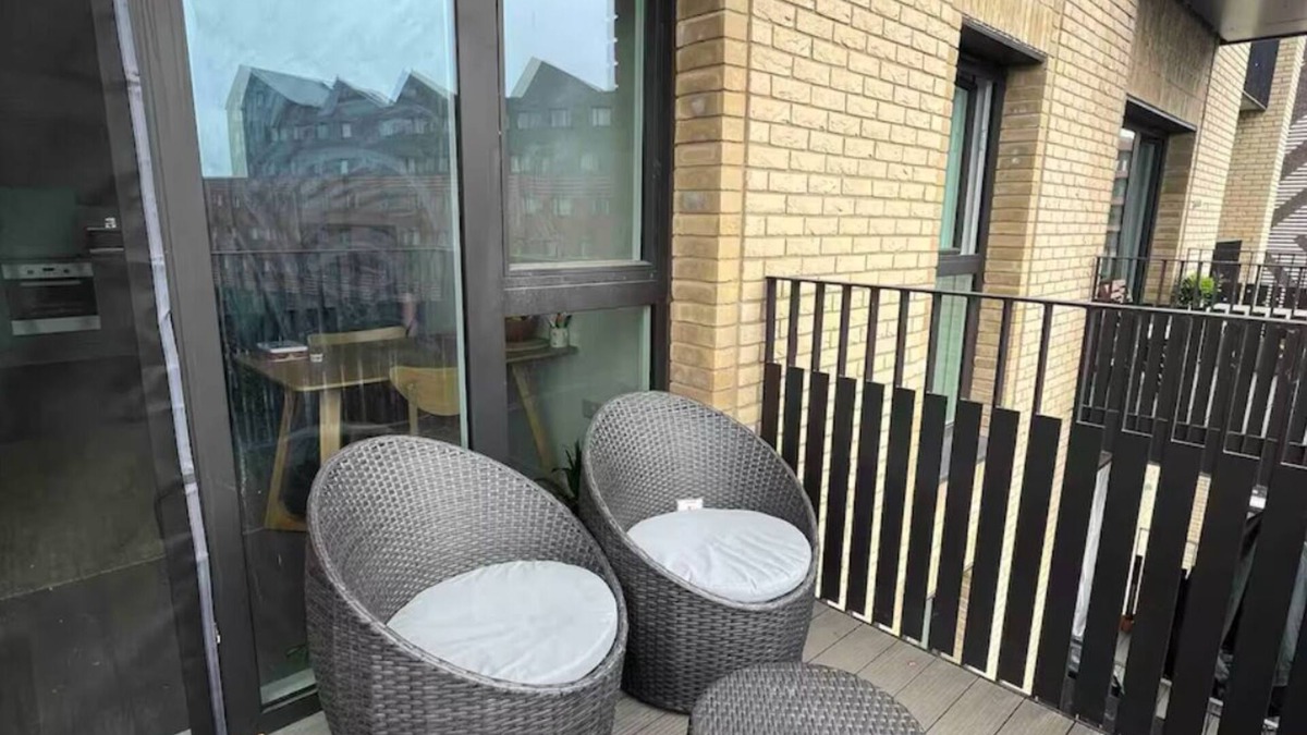 Higham Hill Apartment | Beautiful modern 1 bed flat
