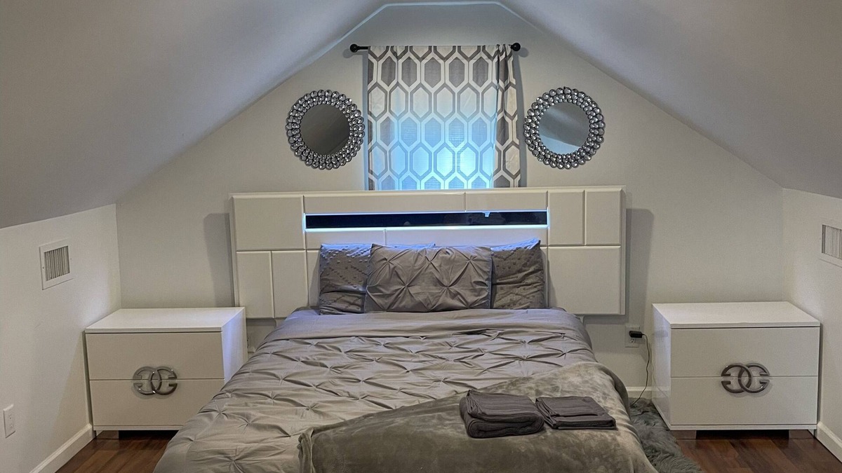 Hicksville Apartment | beautiful Modern apartment, close to everything !
