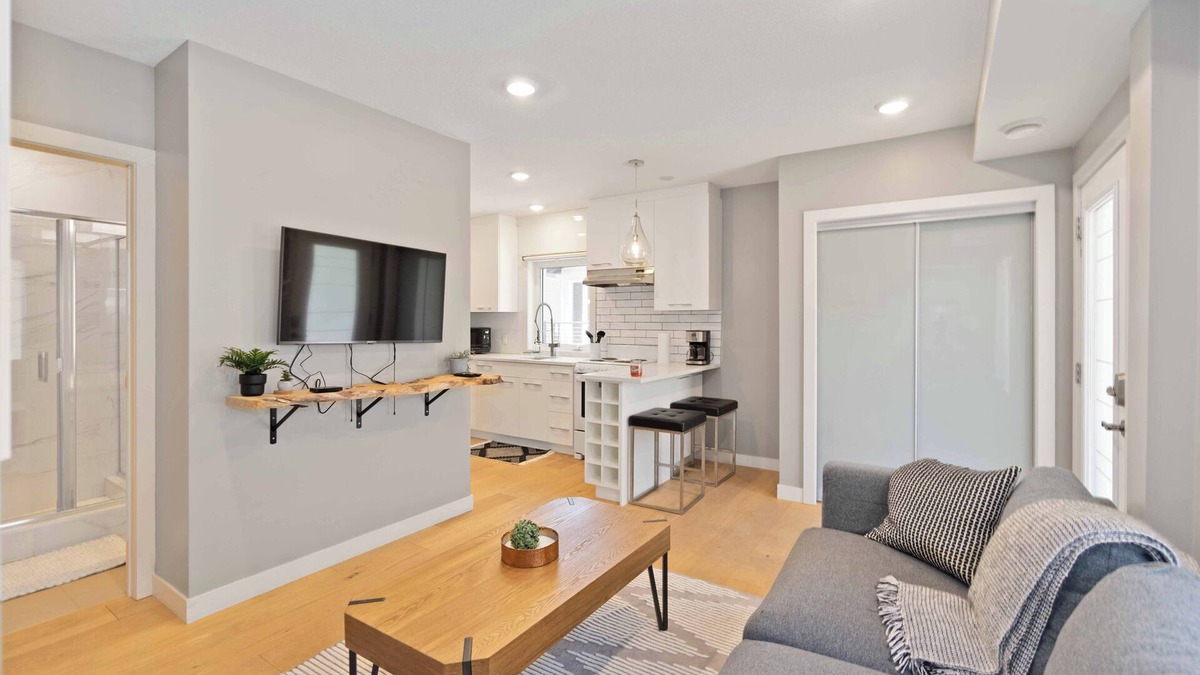 Alberta Beach House | Beautiful Modern home peaceful location