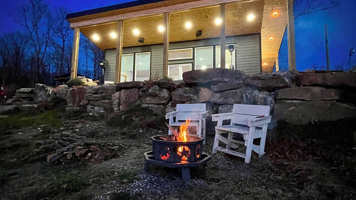 Chester Cabin | Beautiful modern cabin on top of the mountain with stunning sunset views.