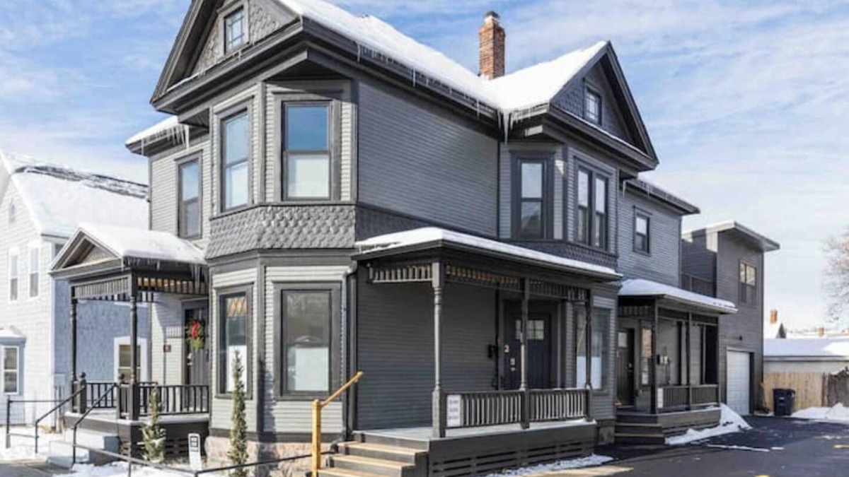 Old North End Apartment | Beautiful+Modern Flat: downtown, parking, laundry