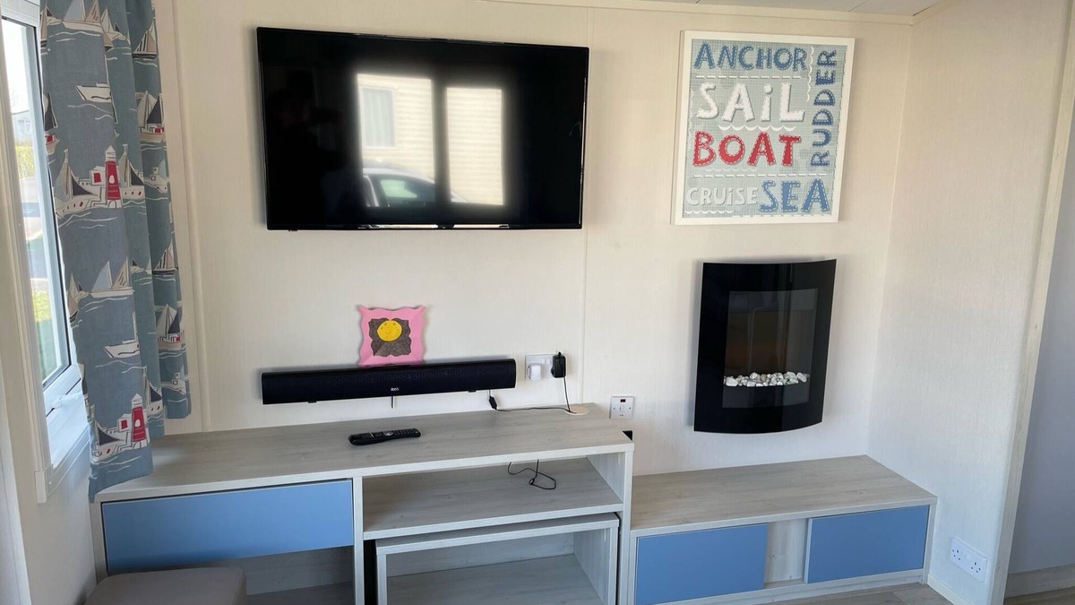 Pagham House | Beautiful modern Gold 3 bedroom caravan