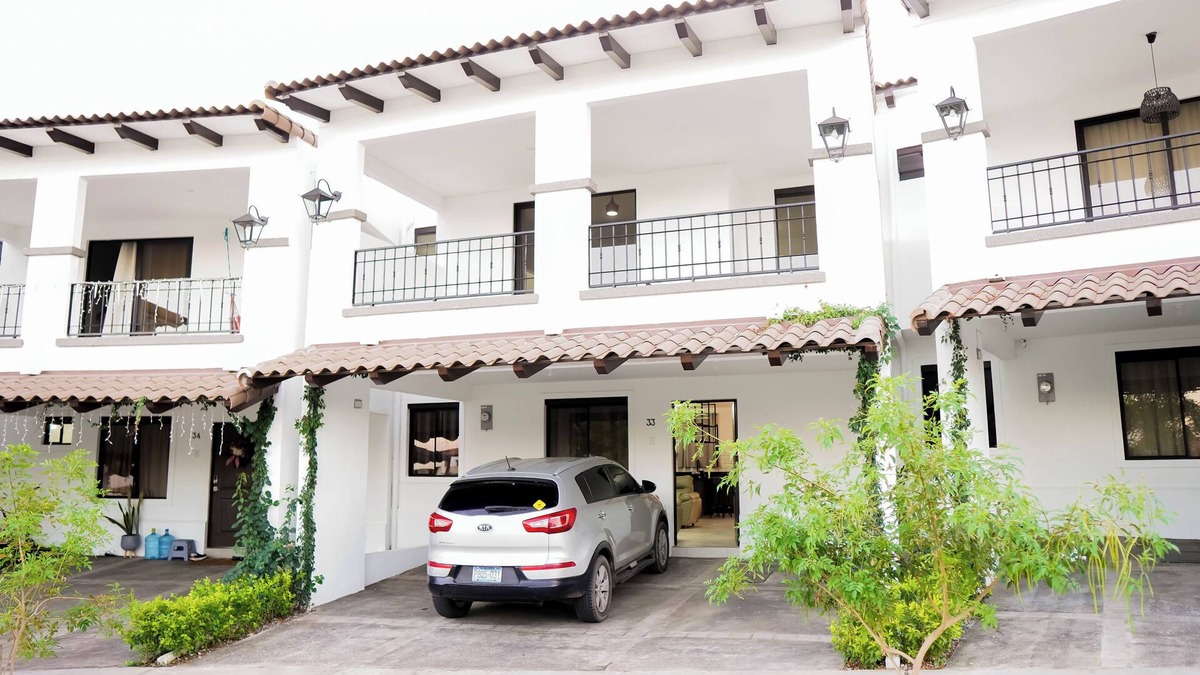 San Miguel House | Beautiful Modern Home in Res San Andres