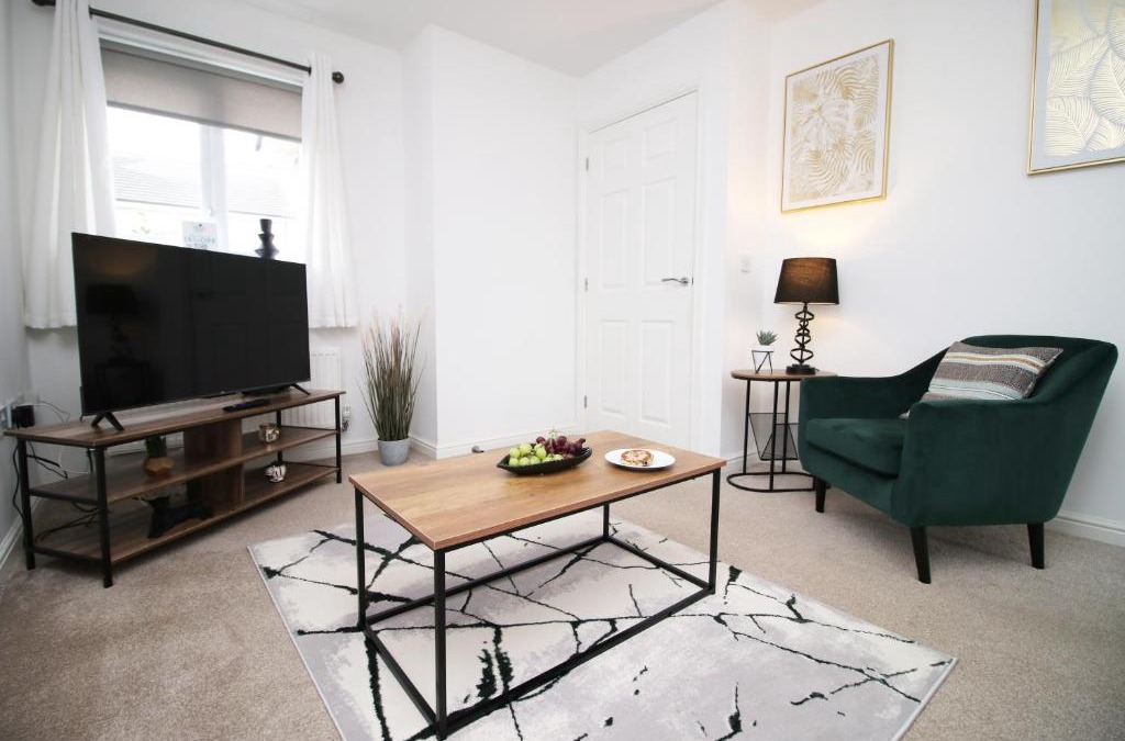 Bon-y-maen Apartment | Beautiful modern house with free parking and fast WiFi next to Swansea Stadium and Morfa Park Shopping Centre hosted by Our Home Short Stays