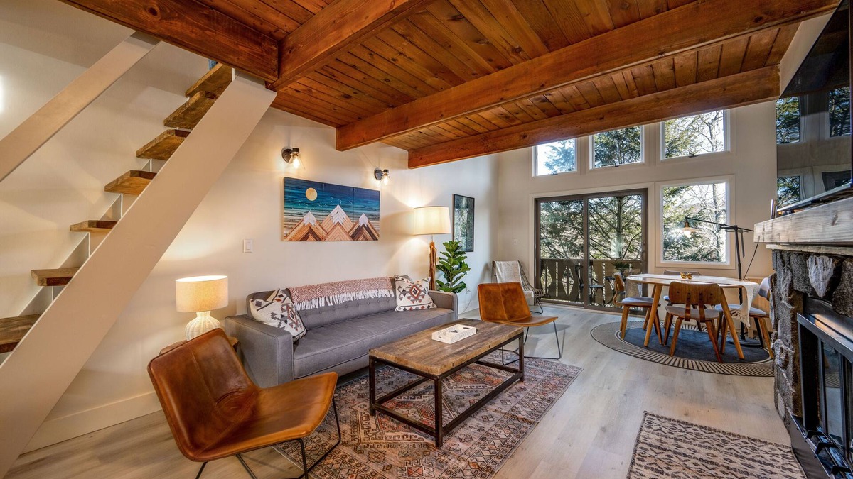 Hunter House | Beautiful Modern Hunter Mountain Retreat - Great Hiking!