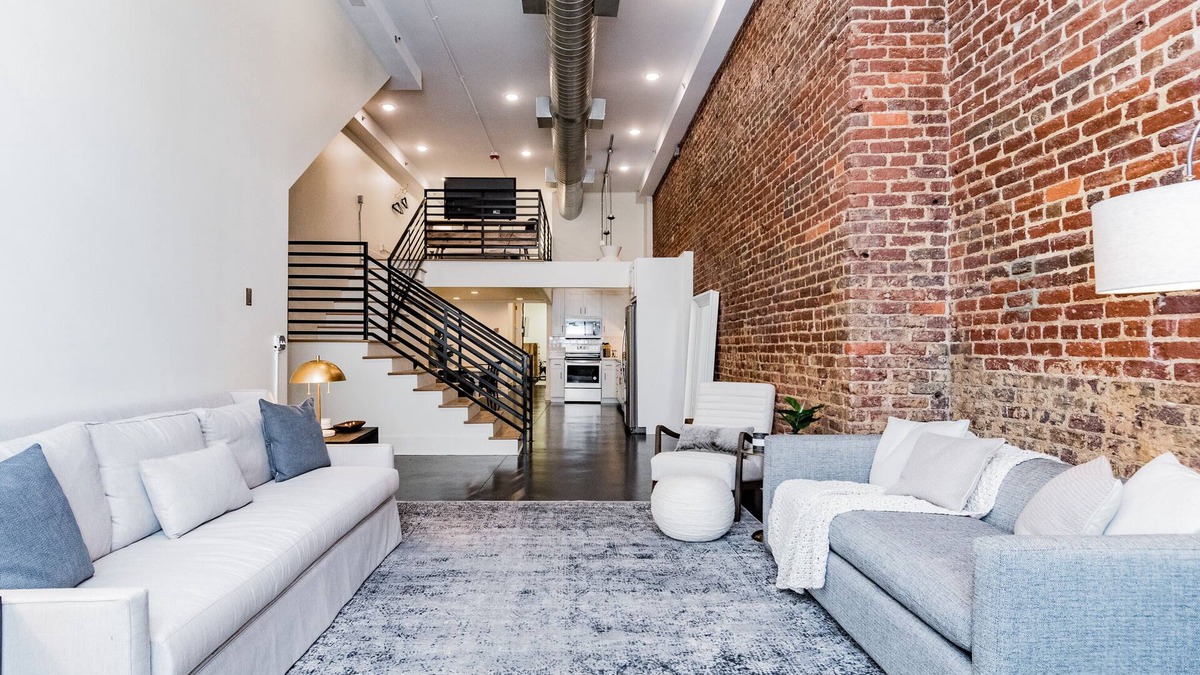 Civil Rights Historic District House | Beautiful Modern loft in downtown theatre district