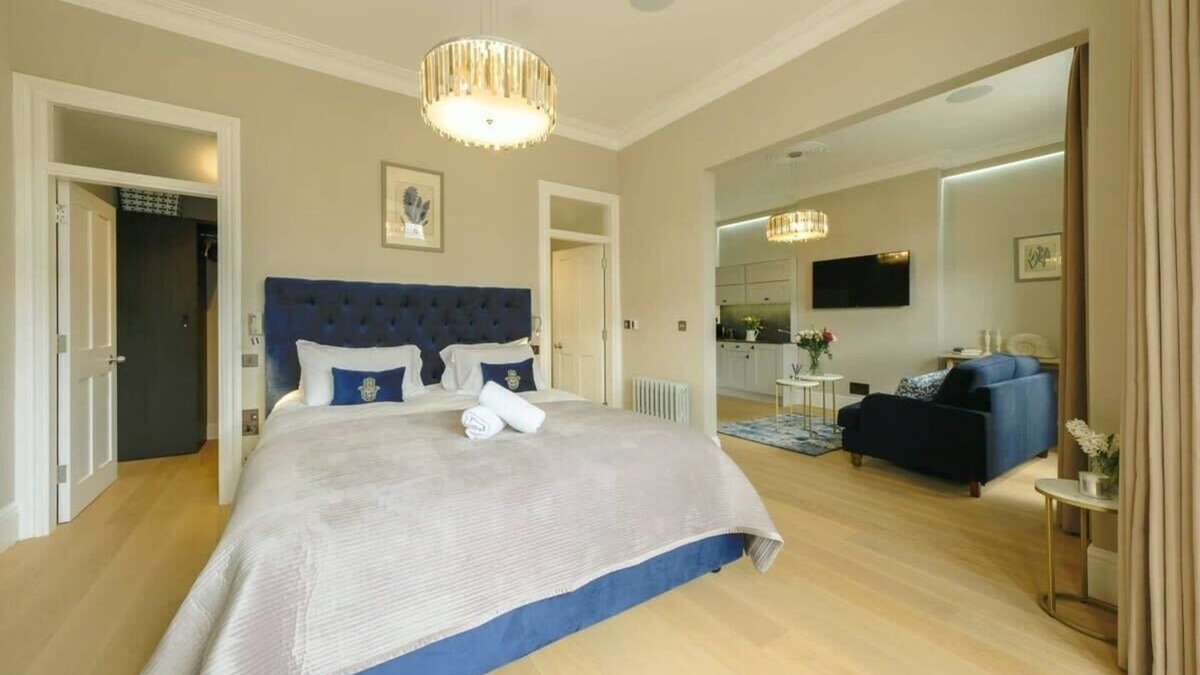 Cotham Apartment | Beautiful Modern Suite Apartment in Great Location in Bristol!