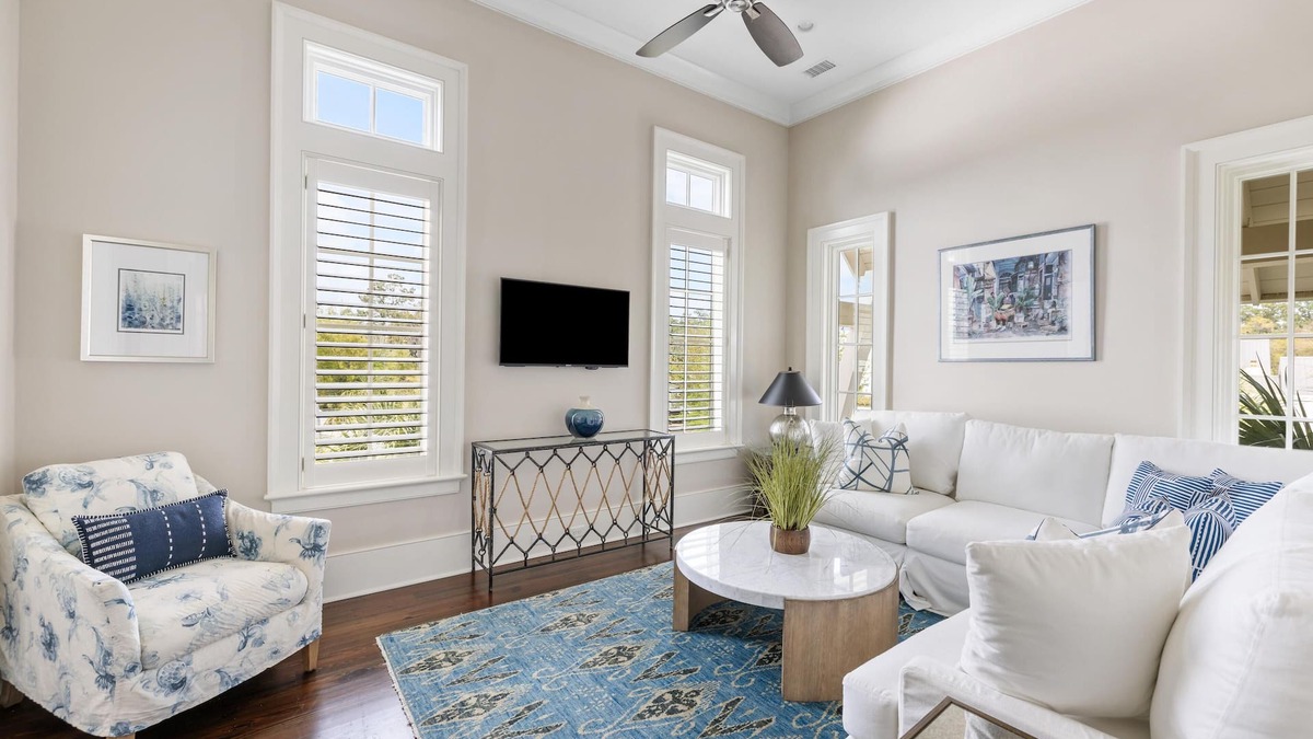 Palmetto Bluff House | Beautiful Moreland Village Carriage House - private pool, outdoor kitchen, private entrance!