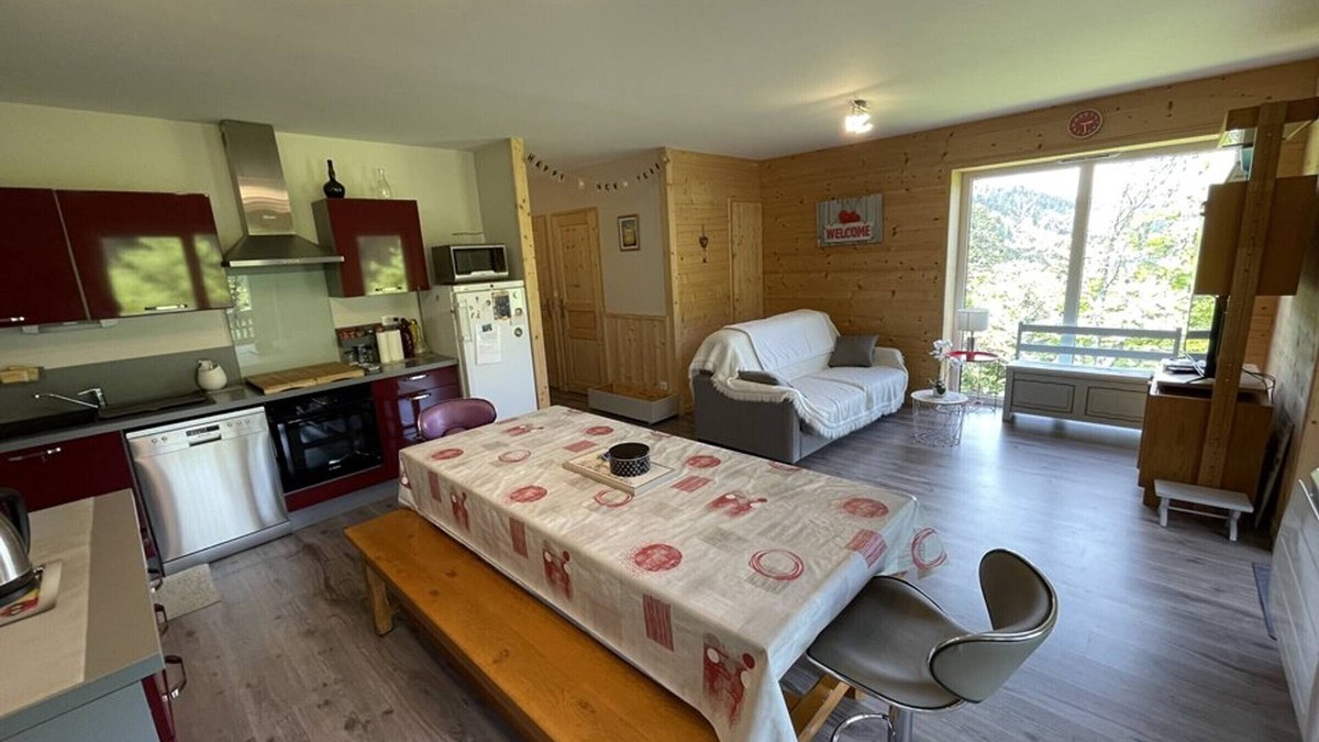 Laveissiere Apartment | Beautiful Mountain Apartment with Ski-In Access
