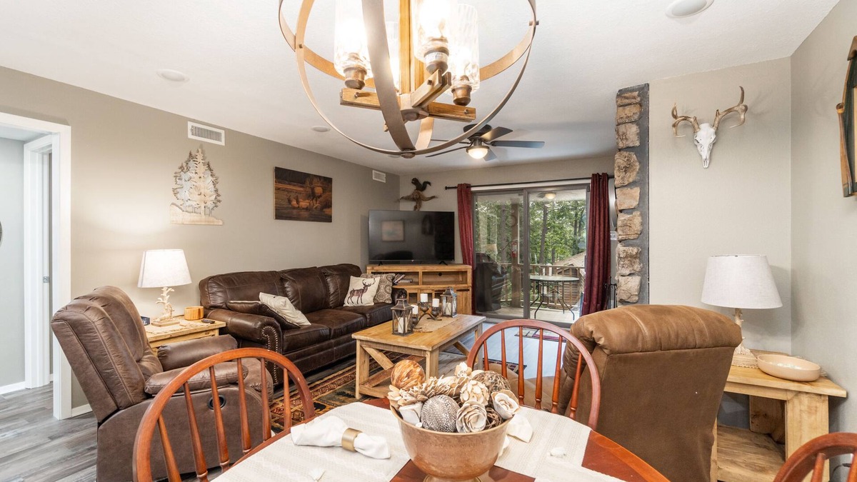 Mount Ida Condo | Beautiful Mountain Harbor Lake Ouachita Condo Remodel 2023 Dining Fishing Spa