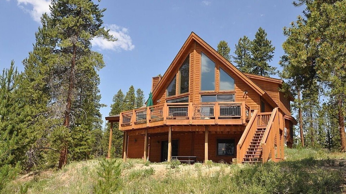 Grand Country Estates House | Beautiful Mountain Lodge-Ski,Hike,Bike,Relax-We Are Close to it All!