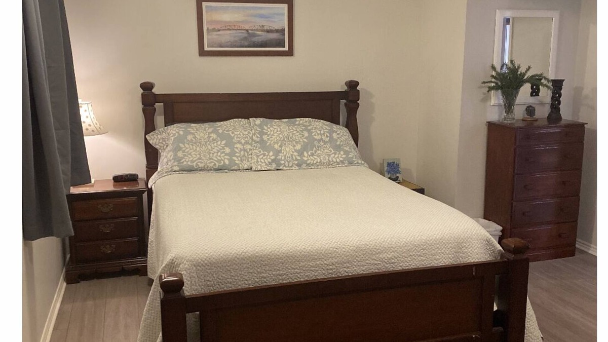 South Jordan House | Beautiful Mountain View’s with a hot Tub