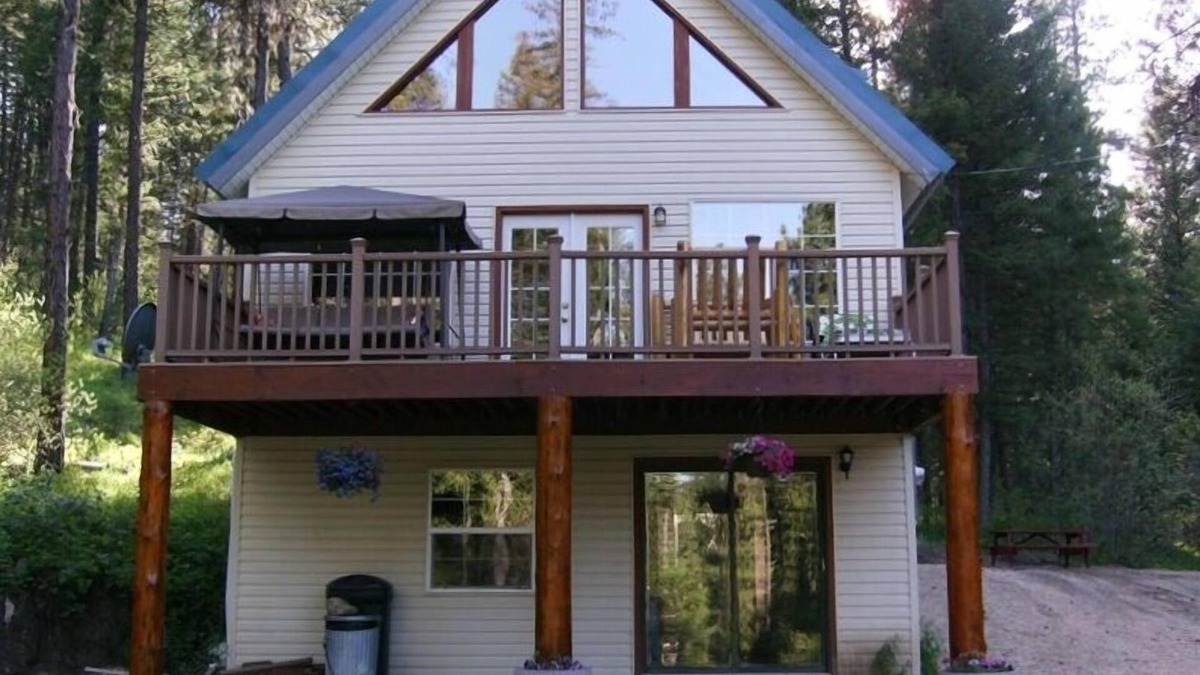 Boise Cabin | Beautiful Mountain Vacation Cabin, 30 Miles from east Boise, 10 to Idaho City