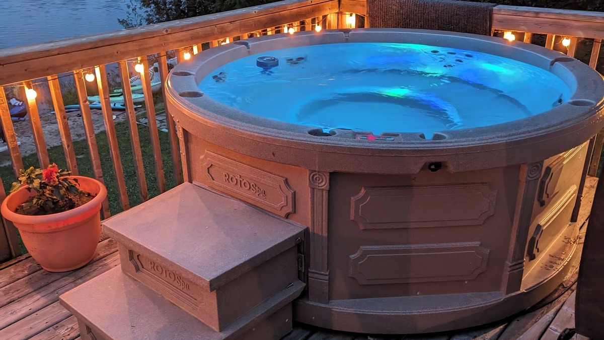 Bala Cottage | Beautiful Muskoka Cottage. Hot tub. Privacy. Stunning Views. Sandy Beach.