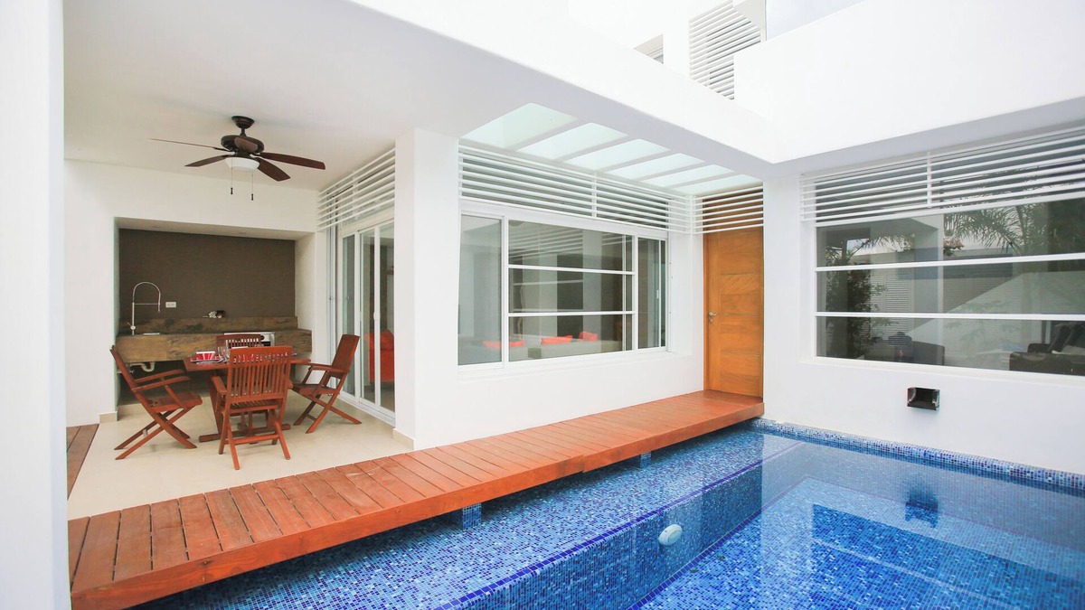 Colonia Repobladores House | Beautiful Contemporary Home With Pool Located In The Middle Of San Miguel