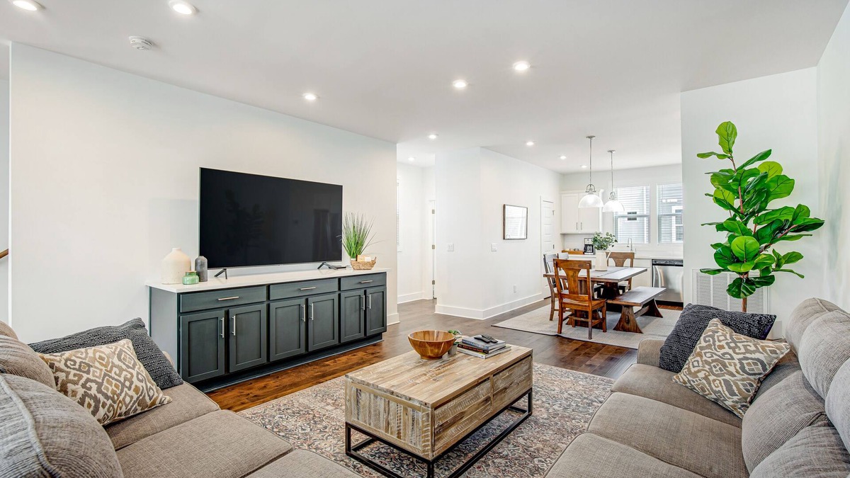 Madison Condo | Beautiful Nashville Home w/Private Washer & Dryer, Free WiFi, Deck, Central AC