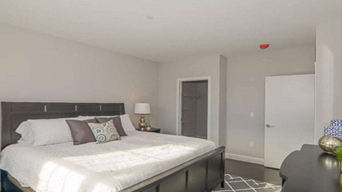 Waltham Apartment | Beautiful New Apartment near Moody St/Commuter Rail Into Boston