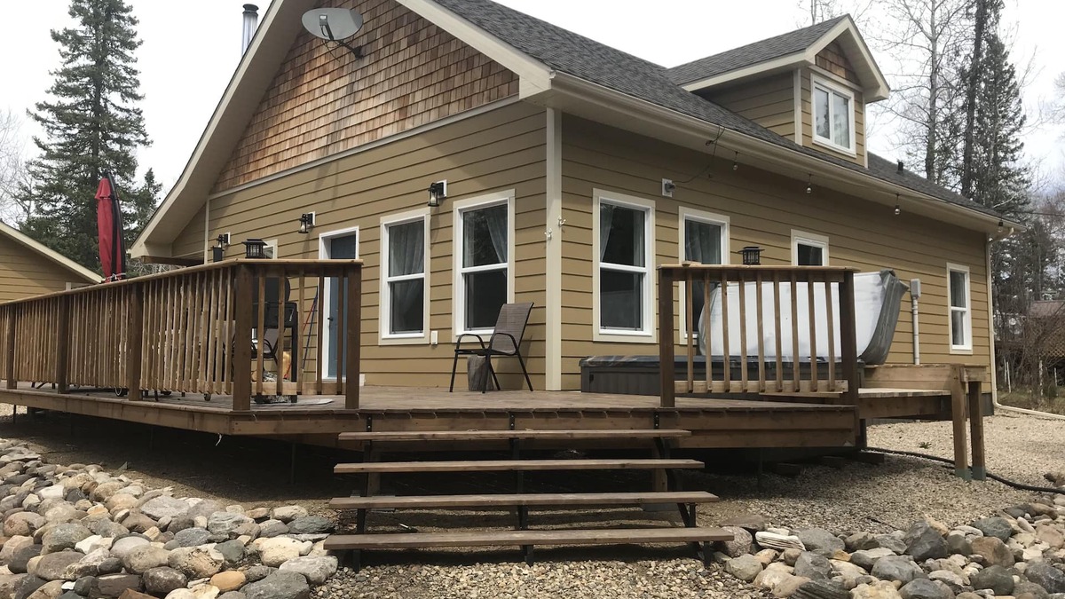 Manitoba House | beautiful new cabin with lake access