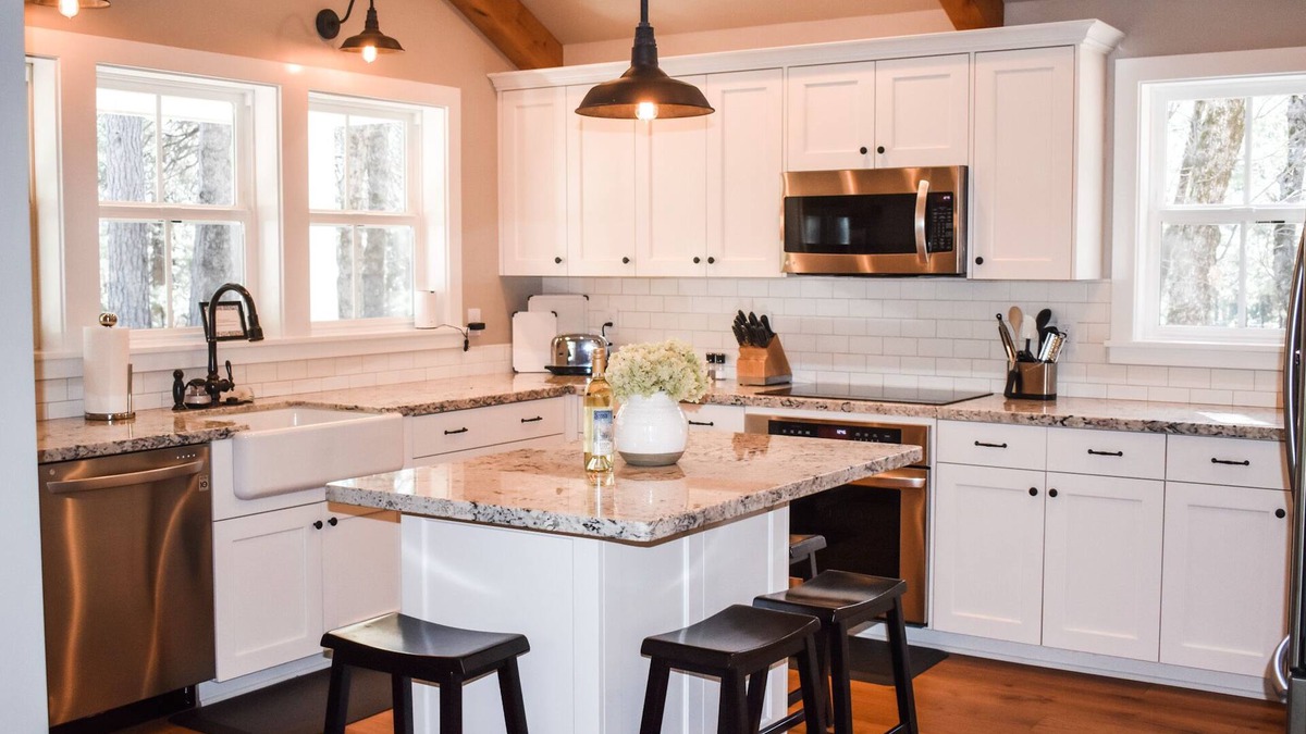 Nevada City Cottage | Beautiful new cottage, nestled in the woods, just 2 miles from downtown