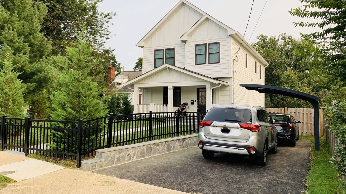Lyon Park House | Beautiful new home - mins away from Washington DC
