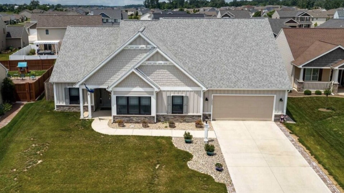 Laotto House | Beautiful New House in great Northern neighborhood- close to all!