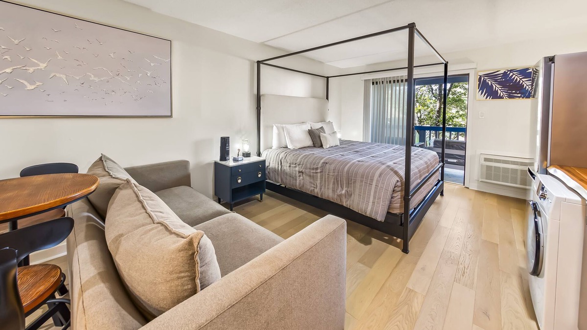Fairfield Harbour Apartment | Beautiful new studio on the water