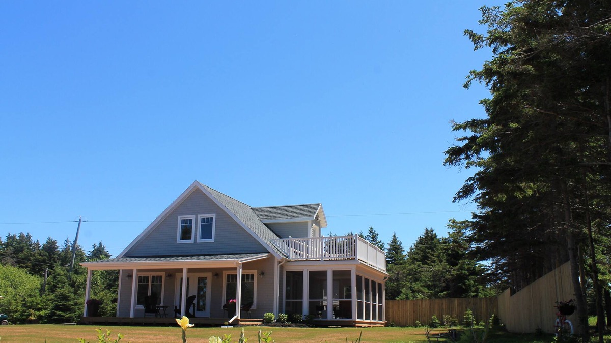 Stanhope House | Beautiful NEW vacation rental/Entrance to National Park walk to the beach