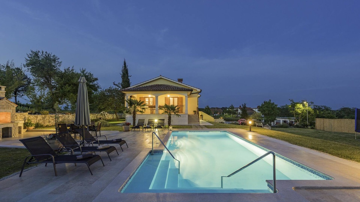 Zminj Villa | Beautiful new villa with pool - LAST MINUTE -10% (24.6.-5.7.2025.)