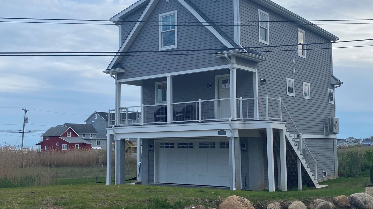 Westbrook Center House | Beautiful New West Beach Location House for Rent - Westbrook, CT