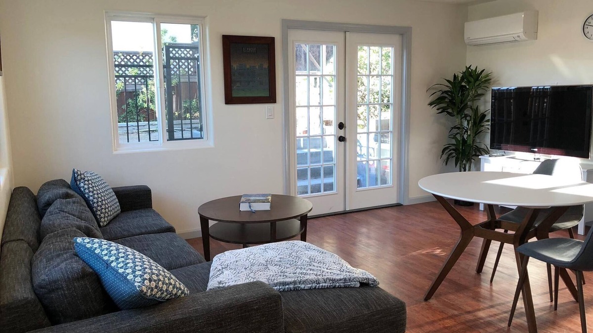 Hermosa Beach House | Beautiful, newly-remodeled 1 bedroom 1 bath private home in sunny Hermosa Beach!
