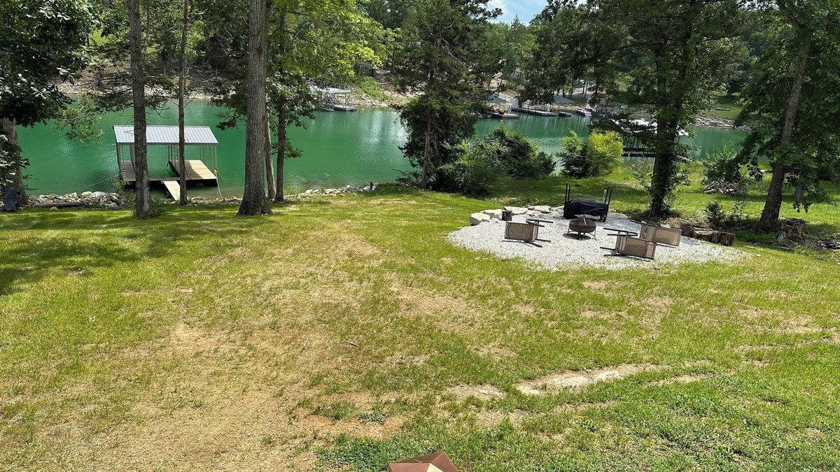 Jacksboro House | Beautiful Newly Renovated Lake House on Norris Lake minutes away from amenities!