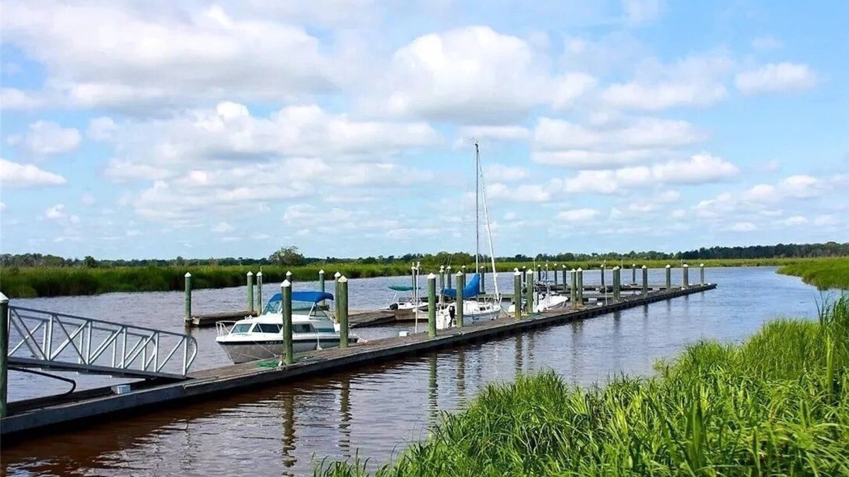Darien Condo | Beautiful, Newly-Renovated Condo on the Altamaha River in Darien with BoatSlip
