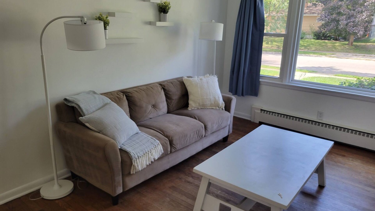 Monona Apartment | Beautiful, Newly-Updated Madison Apartment