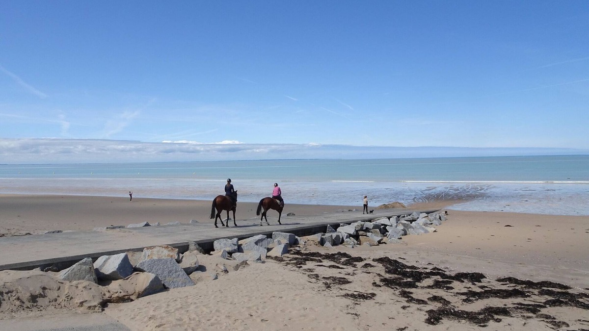 Saint-Ovin House | Beautiful Norman house with outbuilding located in the bay of Mont St Michel