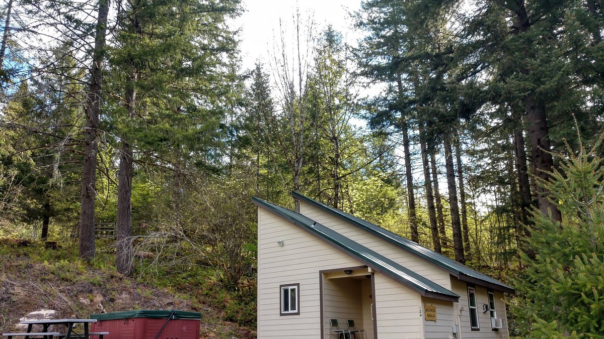 Packwood House | Beautiful Northwest Lodging - Bugling Elk Bungalow w/elk & nearby creek
