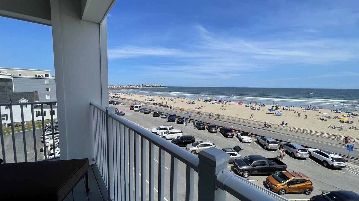 Hampton Condo | Beautiful Ocean beach condo - Brand new building