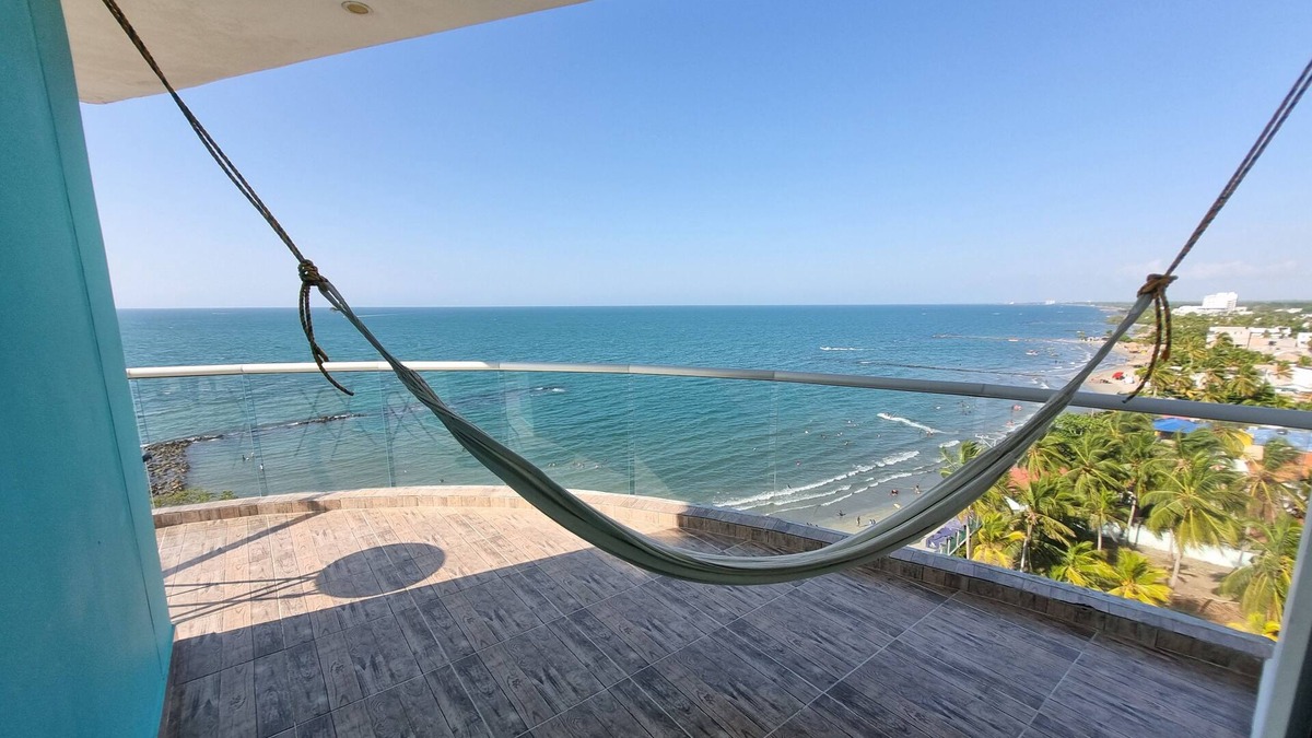 Covenas Apartment | BEAUTIFUL OCEAN FRONT APT - AIR CONDITIONED -166 MTS - 3 BEDR. 4 BATHROOMS