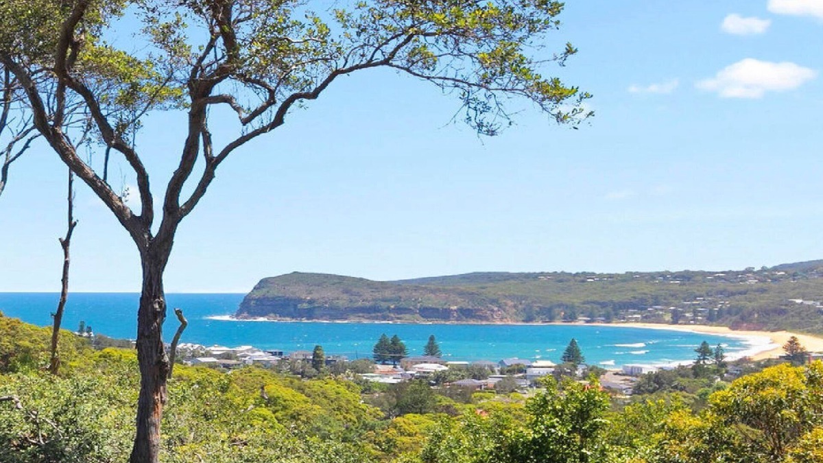 Copacabana House | Beautiful ocean views and only moments to Copacabana Beach