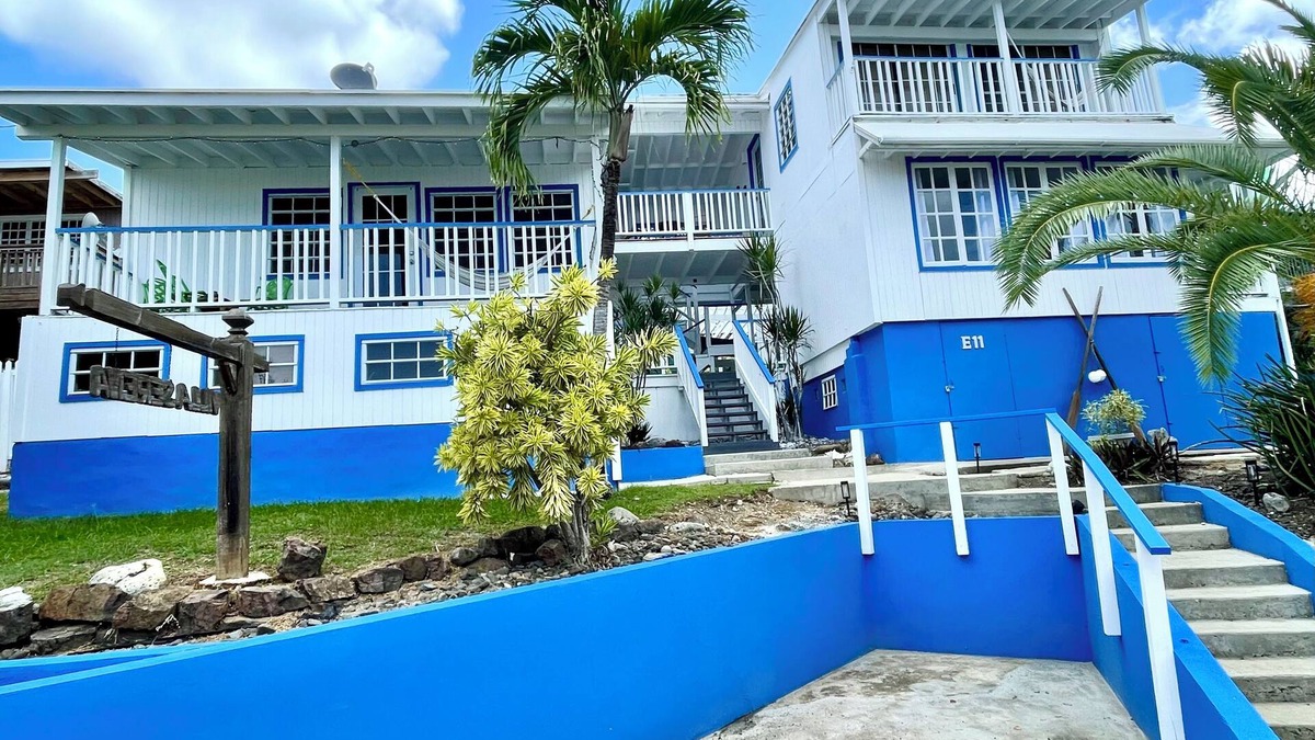 Culebra Pueblo House | Beautiful ocean view 4-bedroom house with AC in the island of Culebra PR