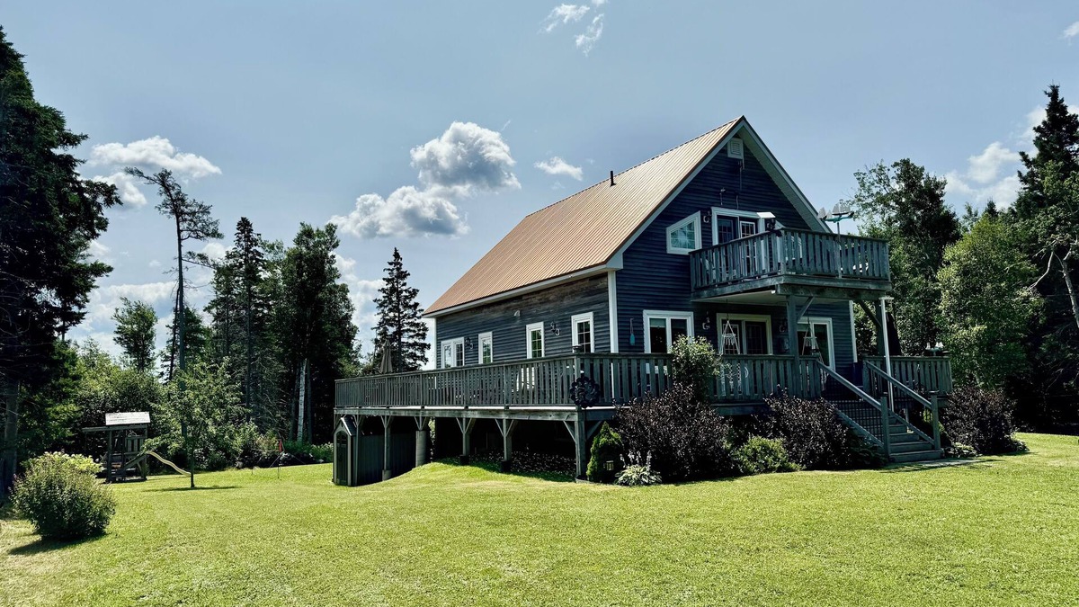 Northport Cottage | Beautiful ocean view property on the Amherst Shore - Northport, NS