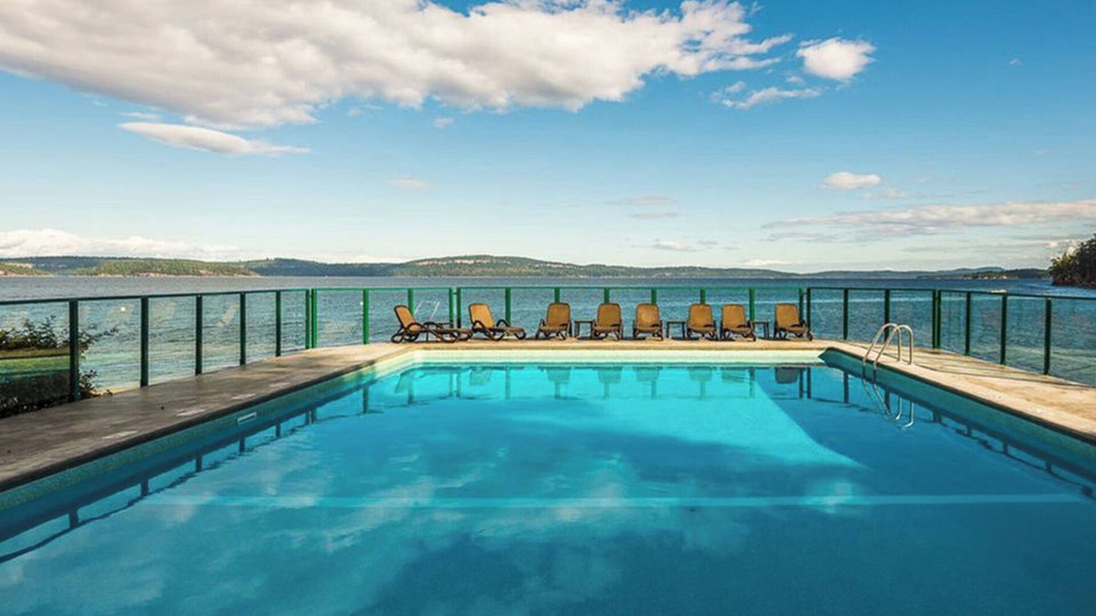 Yellow Point Condo | Beautiful Oceanfront Condo with Beach & Pool, Hot Tub and private dock
