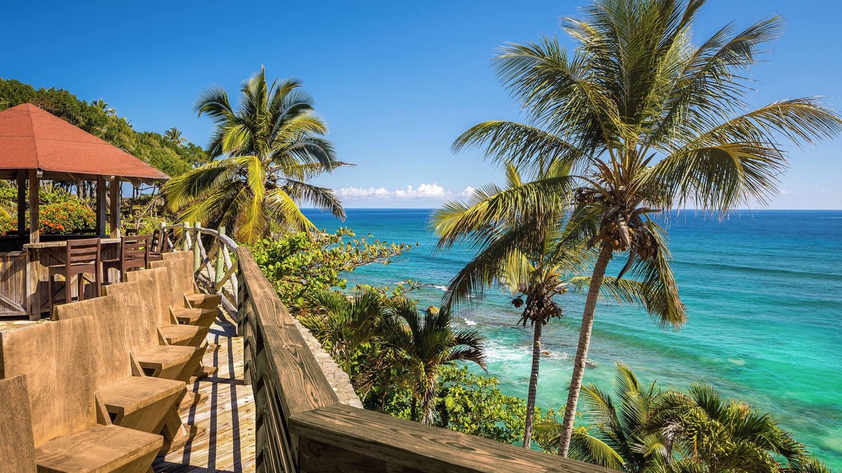 El Breton Villa | Beautiful Oceanfront Villa that sleeps up to 20 guests!