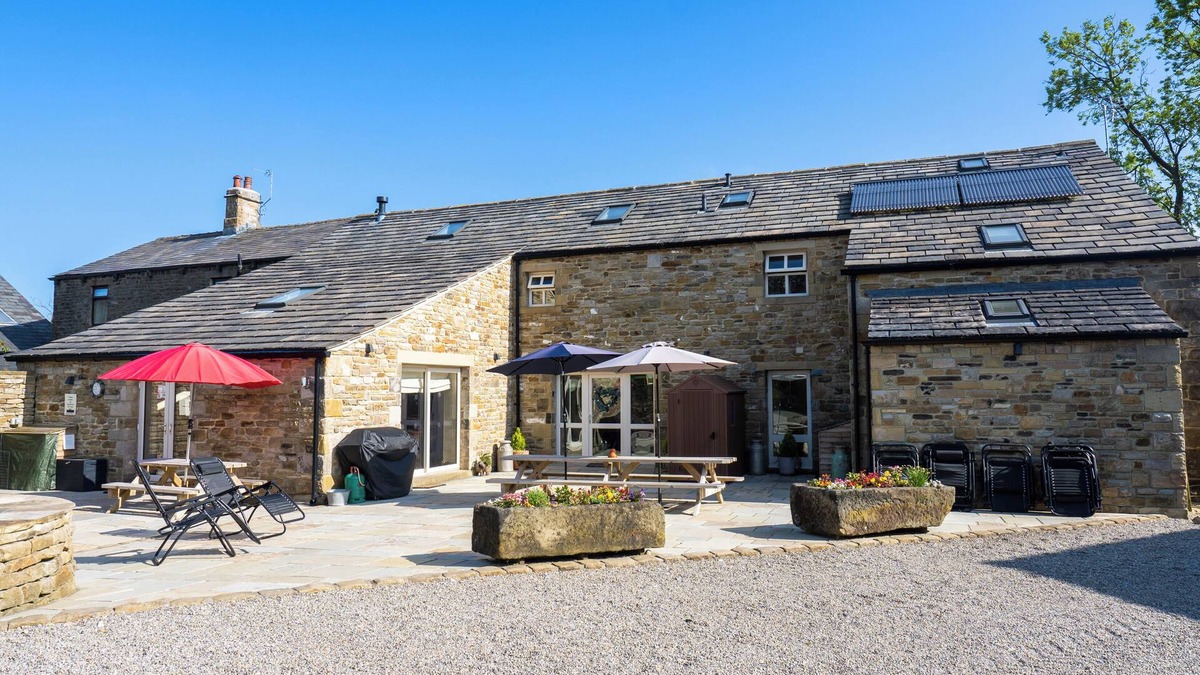 Kelbrook House | Beautiful old barn converted into holiday accommodation with a woodfired hot tub