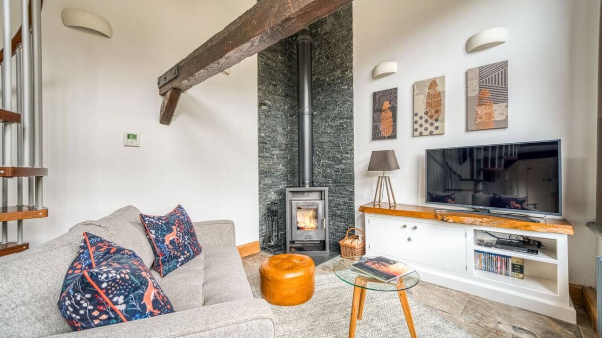 New Forest District Cottage | Beautiful Old Barn | New Forest | Just For Two