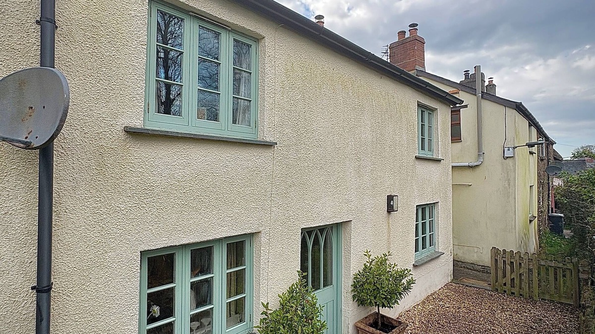 Chulmleigh Cottage | Beautiful Old Church Cottage in North Devon
