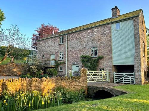 Redbrook House | Beautiful Old Water Mill in Rural Herefordshire