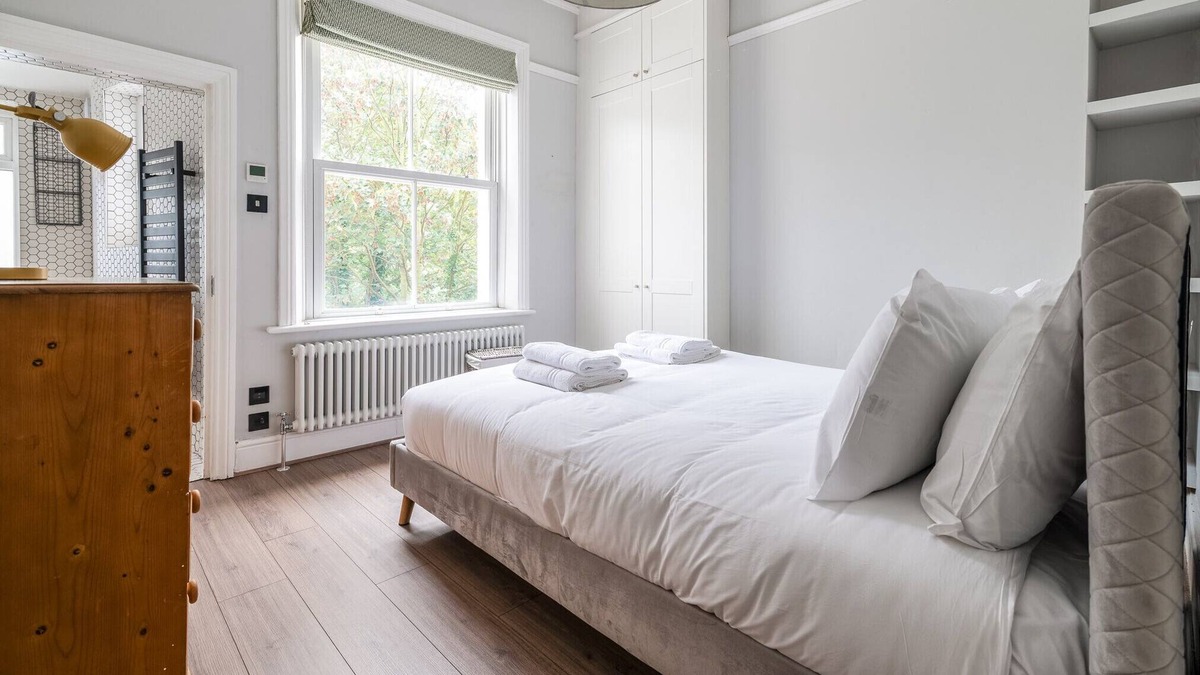Thurlow Park Apartment | Beautiful One Bed Abode in the South West