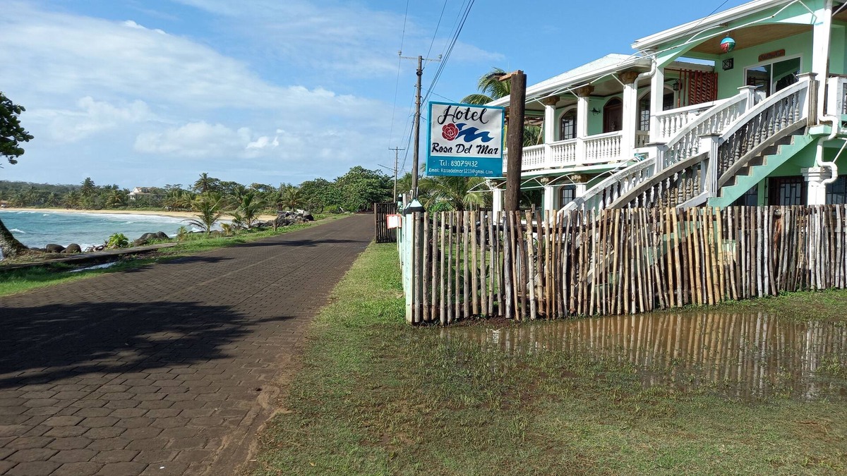 Corn Island House | Beautiful one bedroom with partial view of the Caribbean Ocean