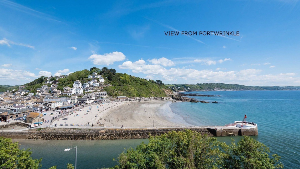 Pelynt House | Beautiful one bedroom apartment with fabulous sea views.